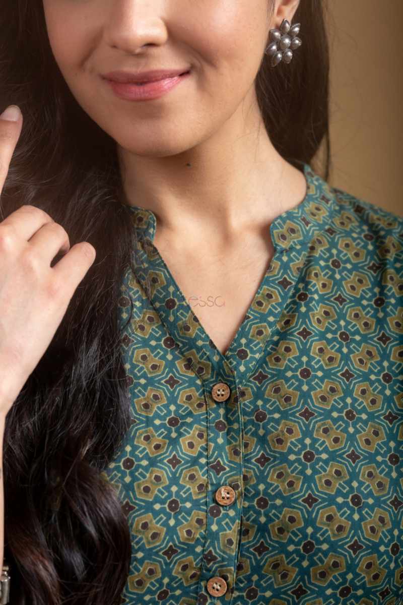 Image for Kusvaa Kst02 Panita Cotton Straight Fit Kurta Closeup