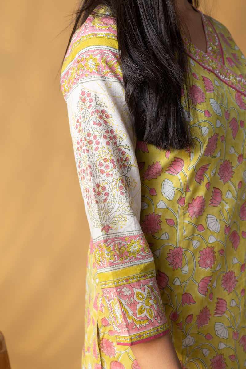 Image for Kusvaa Vcr270 Barkha Cotton Handblock Kurta Back