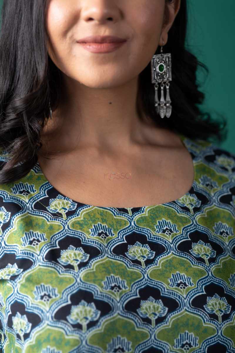Image for Kusvaa Ws1105 Yasawi Cotton Straight Kurta Closeup 2