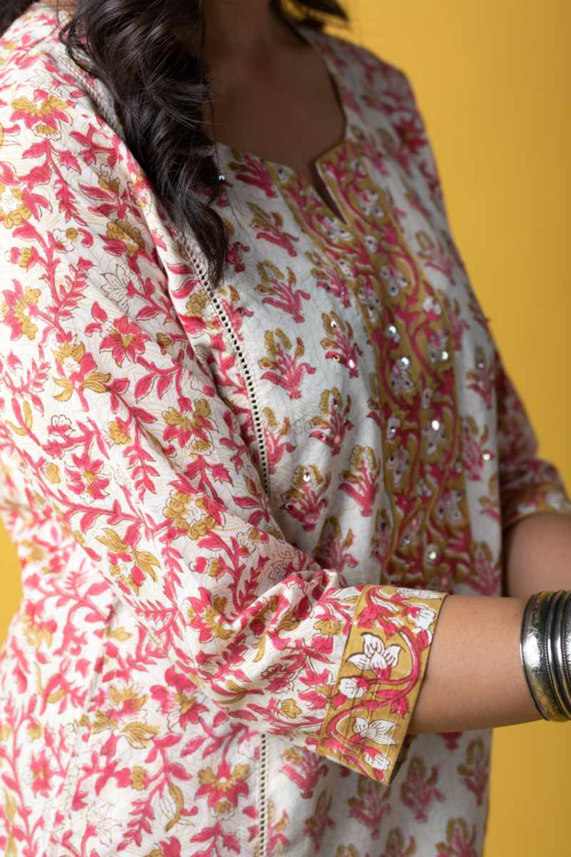 Image for Kusvaa Wsr443 Bhairavi Cotton Handblock Kurta Closeup 2