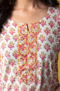 Image for Kusvaa Wsr443 Bhairavi Cotton Handblock Kurta Closeup