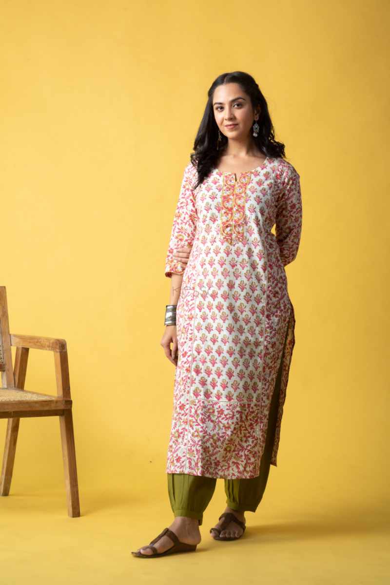 Image for Kusvaa Wsr443 Bhairavi Cotton Handblock Kurta Front
