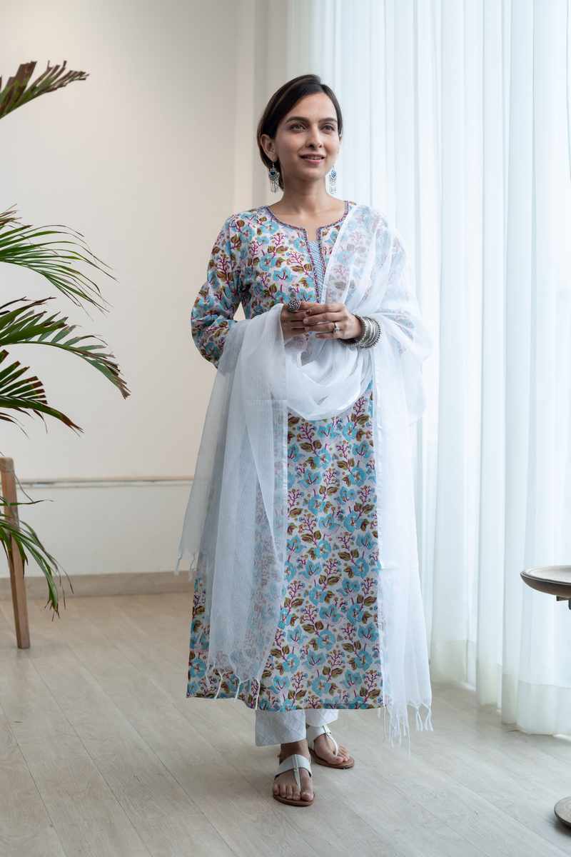 Image for Kusvaa Wsr445 Dakshata Cotton Handblock Kurta Side