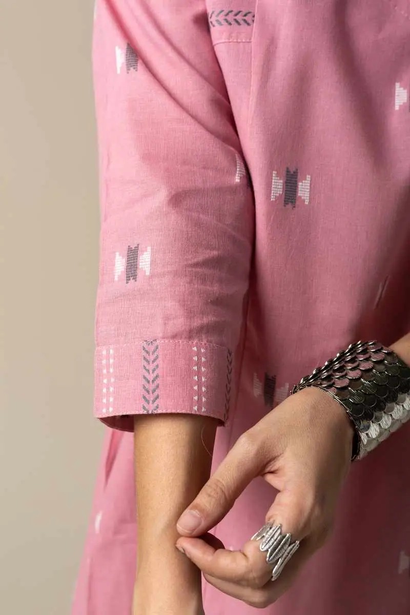 Image for Kusvaa Ne116 Leenakshi Handloom Cotton Top Pant Set Closeup