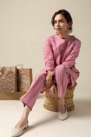 Image for Kusvaa Ne116 Leenakshi Handloom Cotton Top Pant Set Sitting