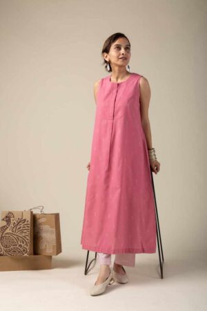 Image for Kusvaa Ne69 Kenisha Handloom Cotton Kurta Pant Set Featured
