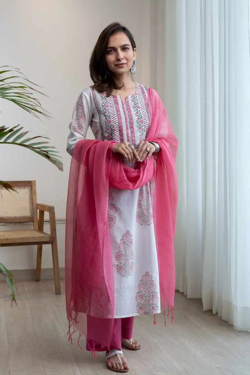 Image for Kusvaa Ne95 Fiza Cotton Handblock Kurta Front