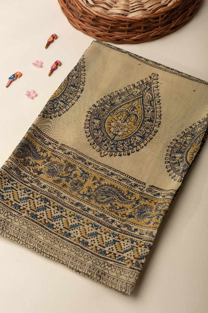 Image for Kusvaa Chdu35 Elzina Sariyah Assam Silk Stole Featured