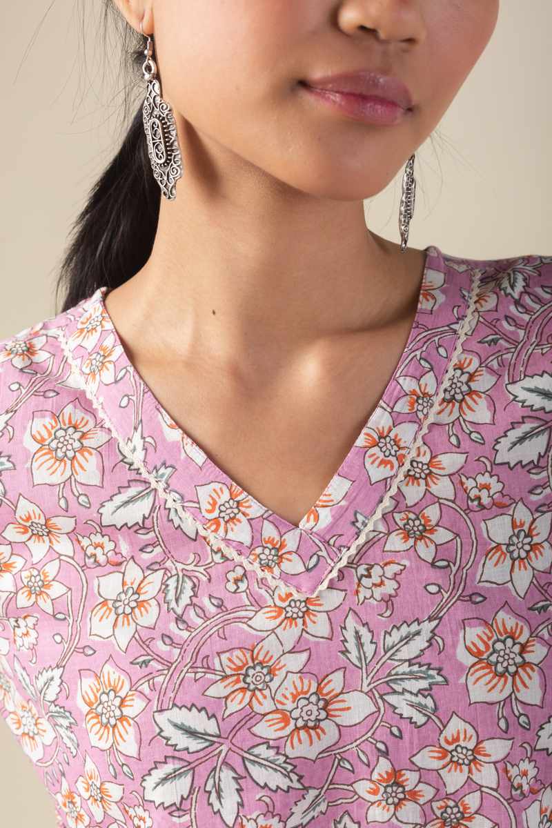 Image for Kusvaa Ne120 Nityashri Cotton Straight Kurta Closeup