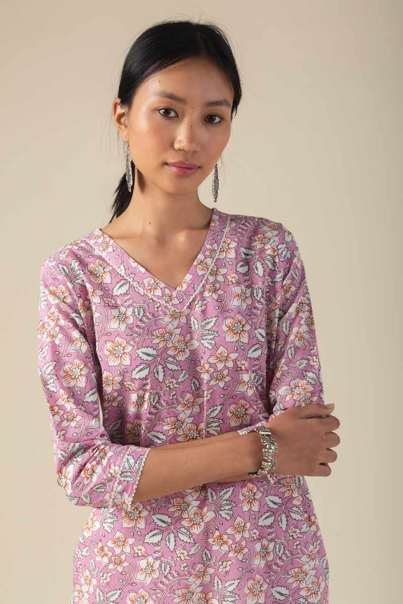 Image for Kusvaa Ne120 Nityashri Cotton Straight Kurta Featured