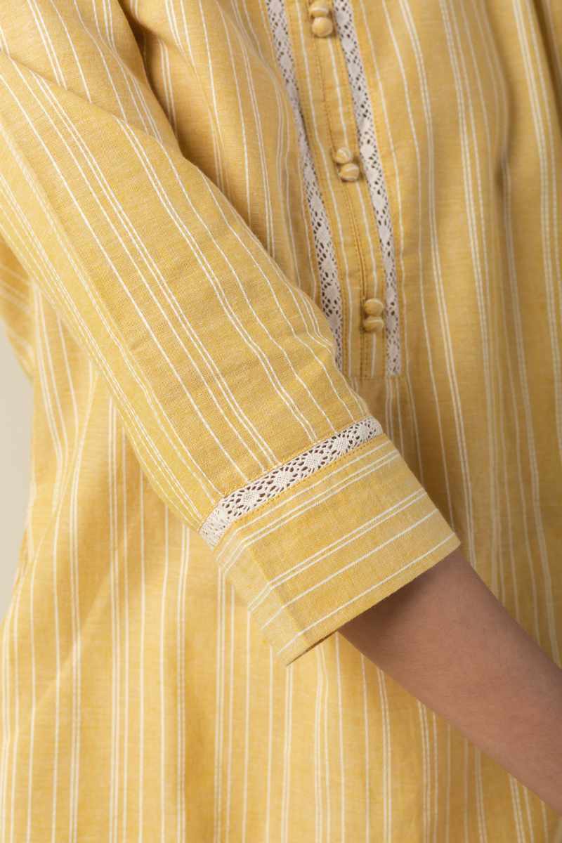 Image for Kusvaa Ne53 Aditi Handloom Cotton Kurta Closeup