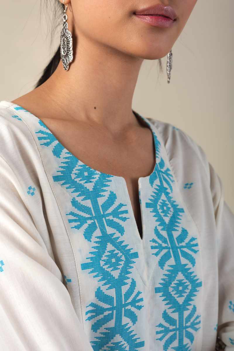 Image for Kusvaa Ne88 Dishitha Cotton Jamdani Kurta Closeup 2