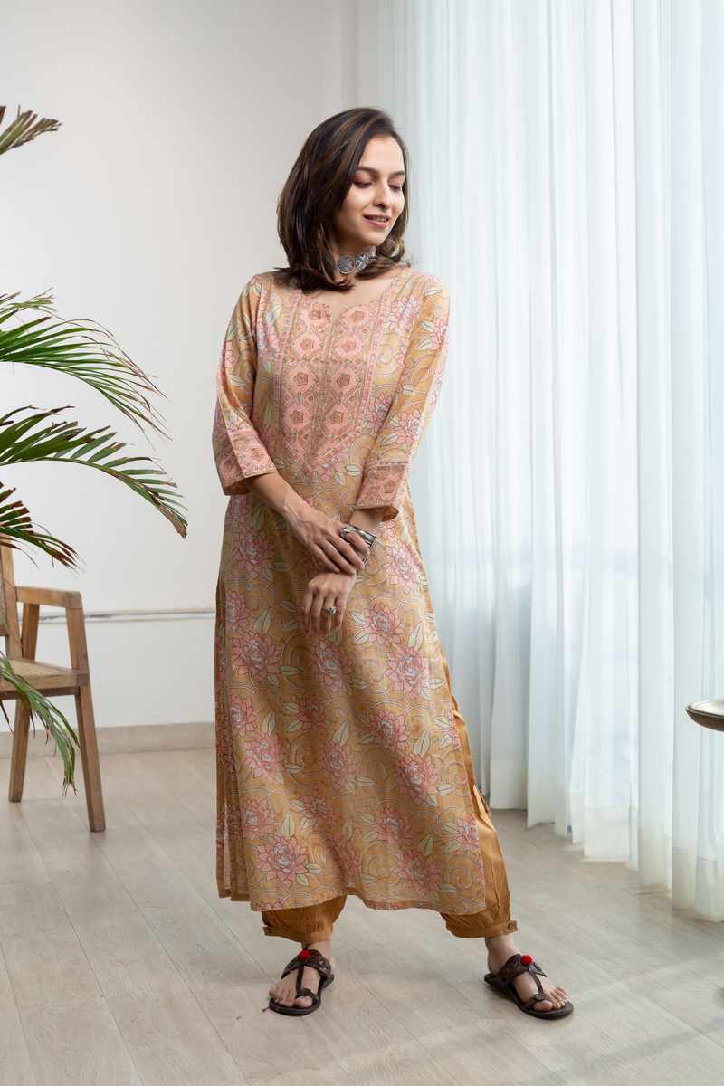 Image for Kusvaa Ne93 Dharika Cotton Handblock Kurta Side