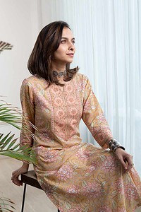 Image for Kusvaa Ne93 Dharika Cotton Handblock Kurta Sitting