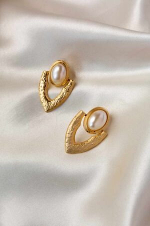 Image for Kpe444 Ismini Golden Stud Earrings With White Seed Pearl Front