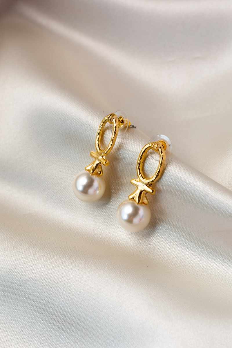 Image for Kpe451 Sara Golden Pearl Knot Earrings Front