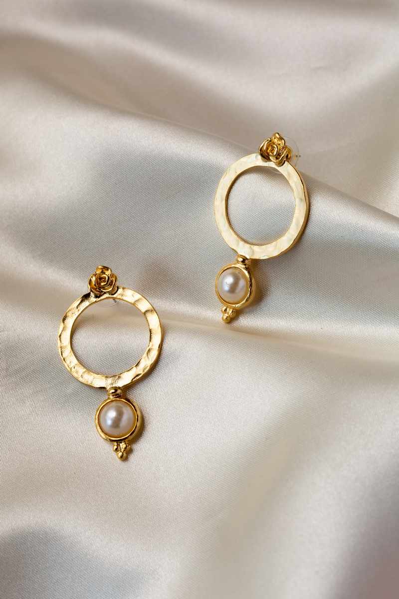 Image for Kpe453 Theano Flower Stud Earrings With White Seed Pearl Front
