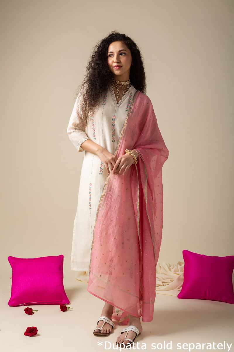 Image for Kusvaa Cood004 Griva Chanderi Kurta Pant Set Side New