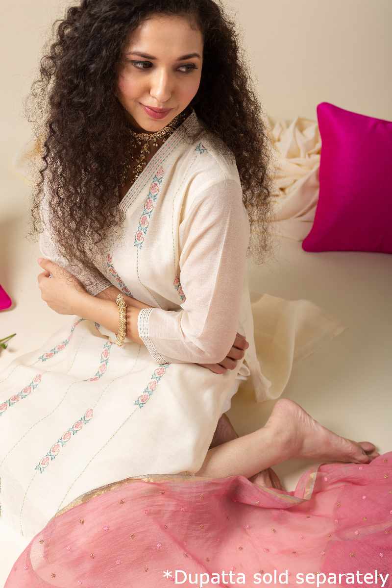 Image for Kusvaa Cood004 Griva Chanderi Kurta Pant Set Sitting New