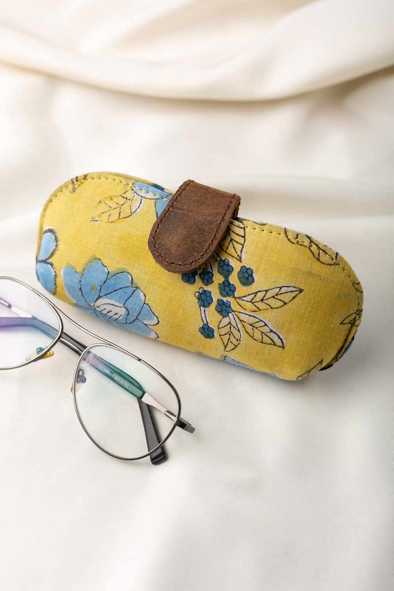 Image for Kusvaa Eyc003 Chashm E Baddoor Sunglass Spectacles Cover Featured