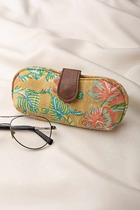 Image for Kusvaa Eyc007 Chashm E Baddoor Sunglass Spectacles Cover Featured