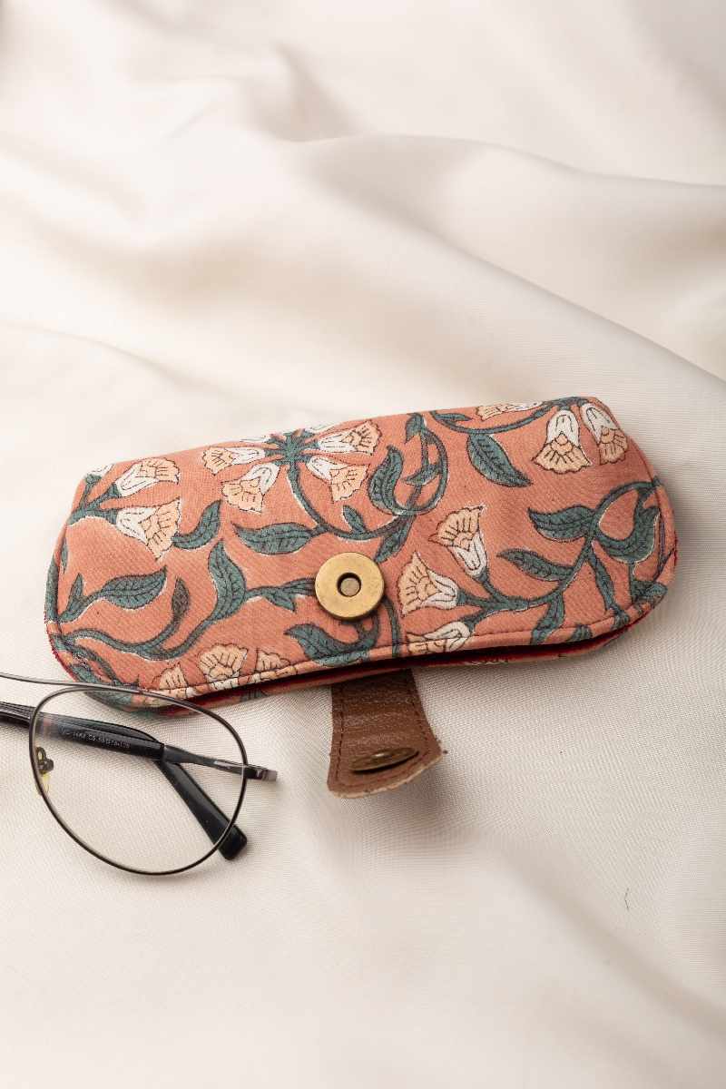 Image for Kusvaa Eyc008 Chashm E Baddoor Sunglass Spectacles Cover Front