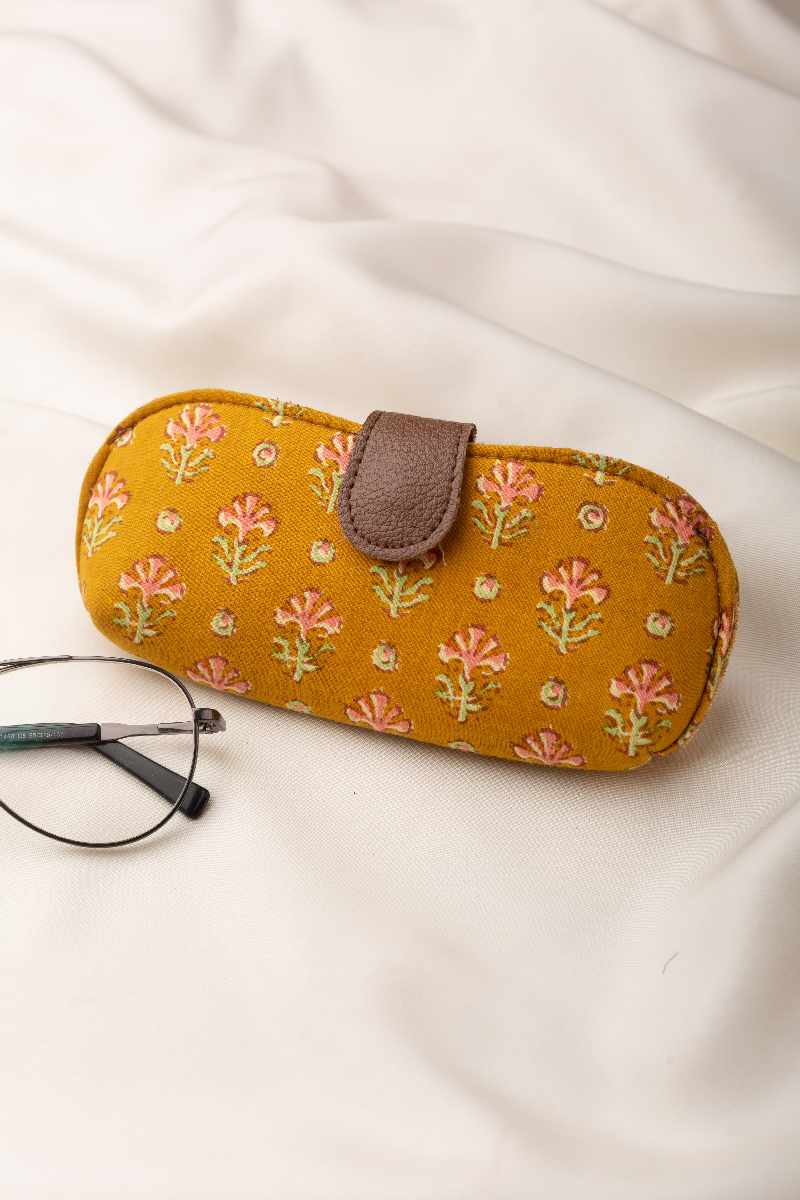 Image for Kusvaa Eyc012 Chashm E Baddoor Sunglass Spectacles Cover Featured
