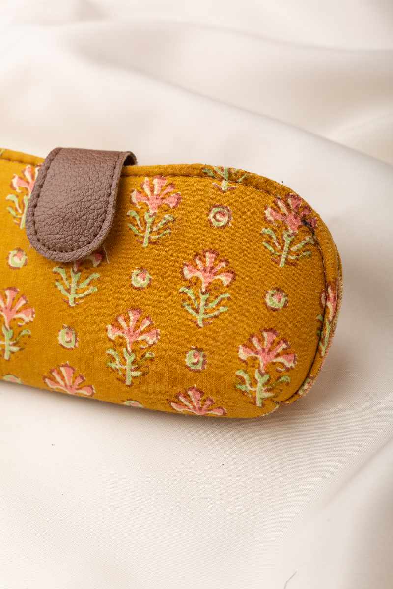 Image for Kusvaa Eyc012 Chashm E Baddoor Sunglass Spectacles Cover Side
