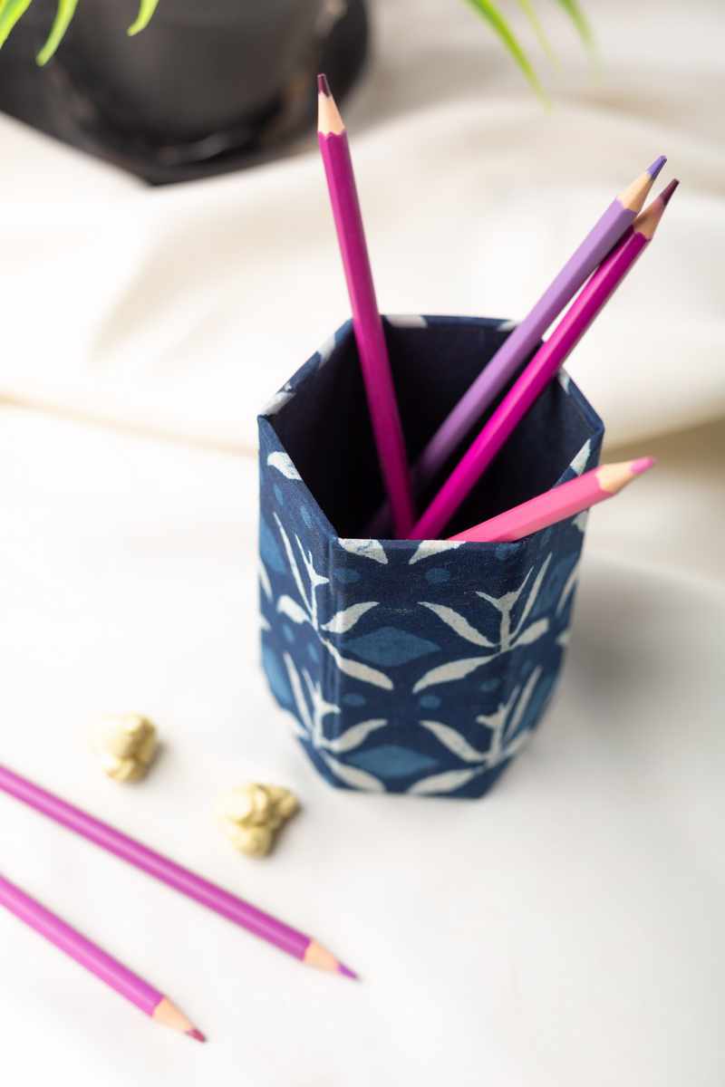 Image for Kusvaa Peh001 Kalam Dhari Pen Holder Front
