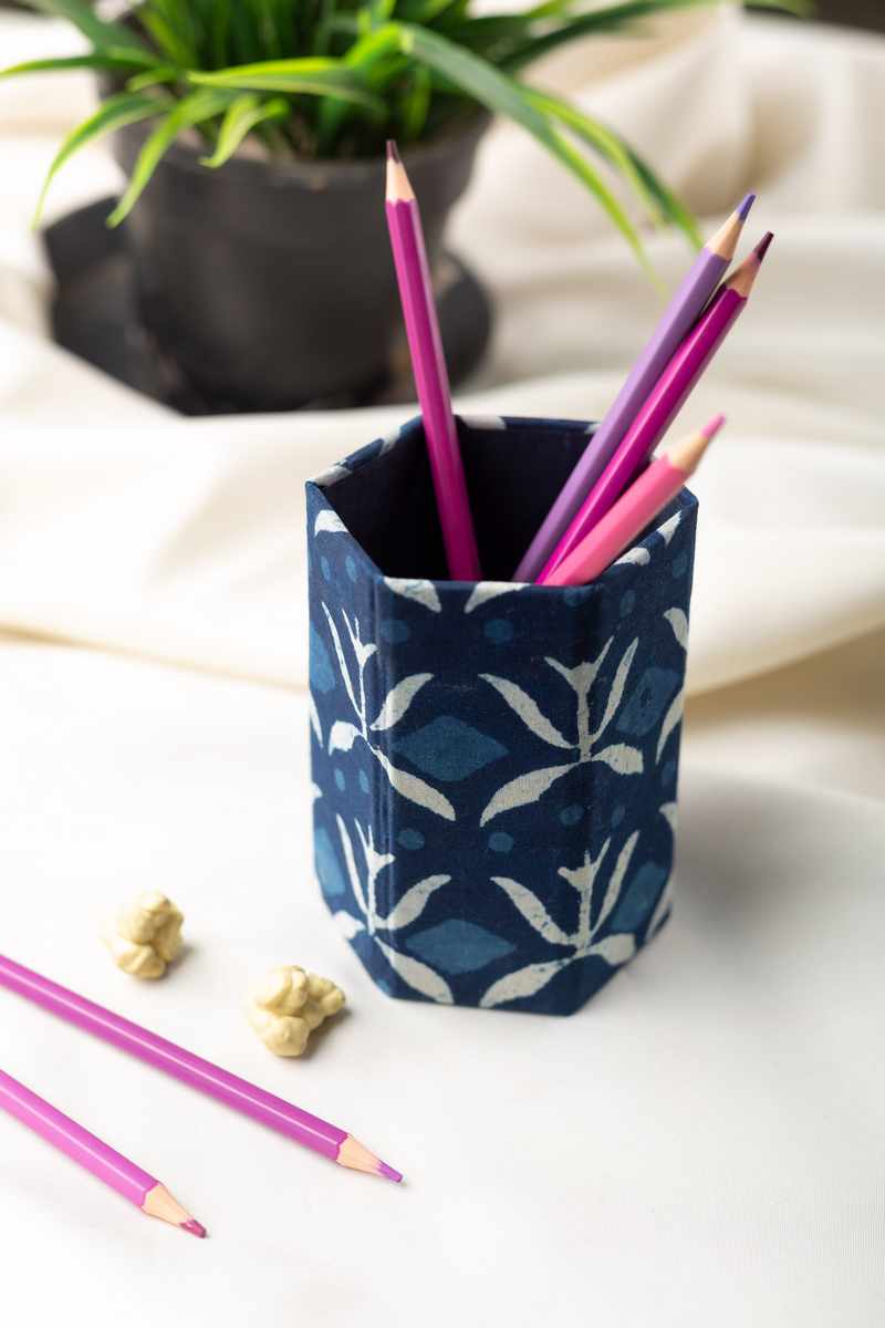 Image for Kusvaa Peh001 Kalam Dhari Pen Holder Side
