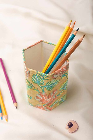 Image for Kusvaa Peh011 Kalam Dhari Pen Holder Front