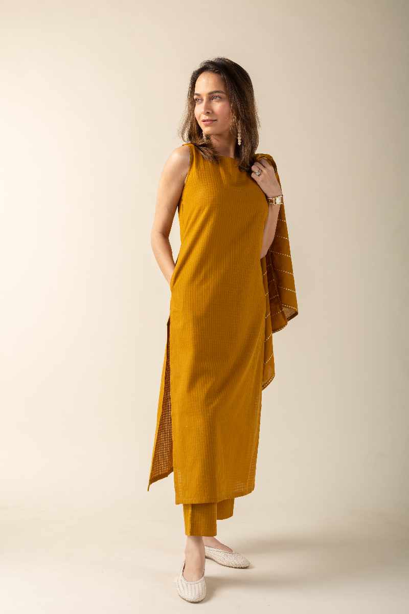 Image for Kusvaa Cood011 Marisha Handloom Kurta Pant Set Front