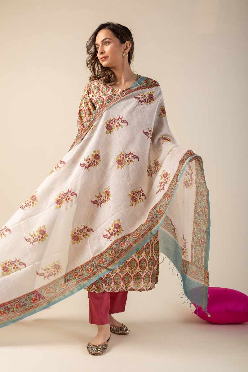 Image for Kusvaa Cood015 Ravija Chanderi Kurta Pant Set Closeup