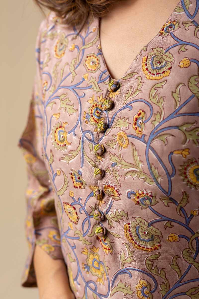 Image for Kusvaa Cood016 Haripriya Chanderi Kurta Pant Set Closeup
