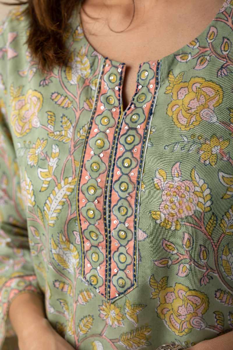 Image for Kusvaa Cood017 Maheyi Cotton Block Print Kurta Pant Set Back