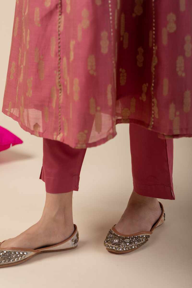 Image for Kusvaa Cood018 Anshula Chanderi Kurta Pant Set Closeup 3