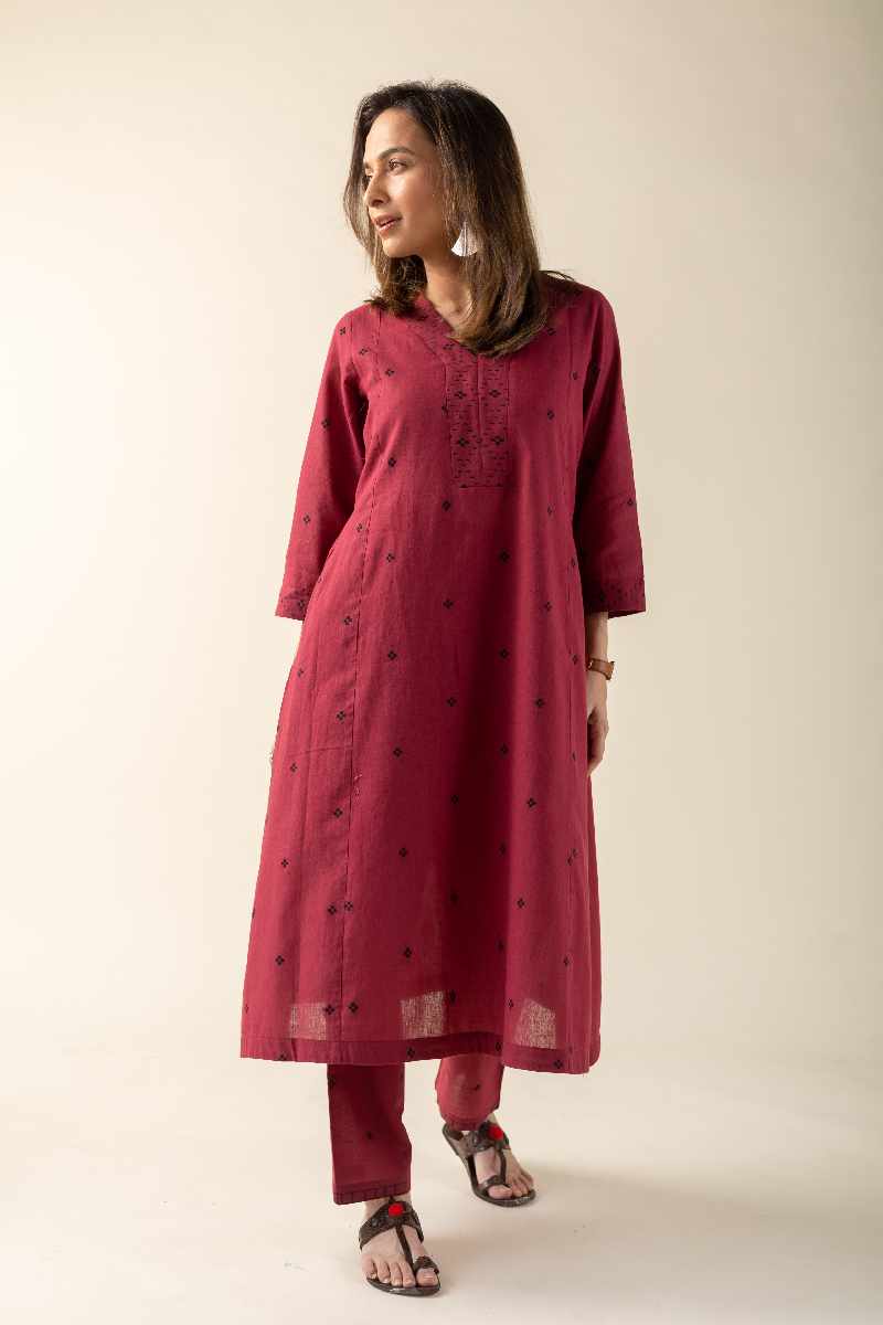 Image for Kusvaa Cood020 Triveni Handloom Cotton Kurta Pant Set Closeup