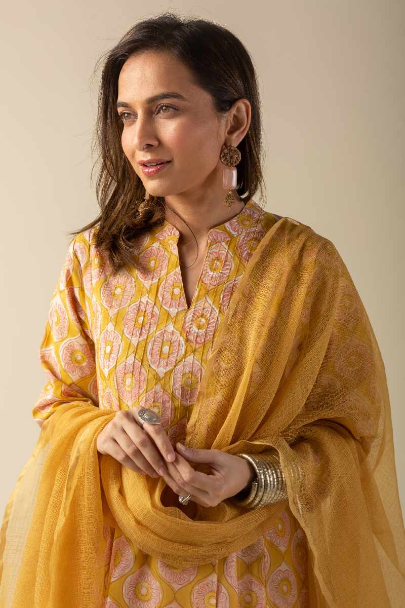Image for Kusvaa Cood021 Nistha Cotton Handblock Kurta Pant Set Featured