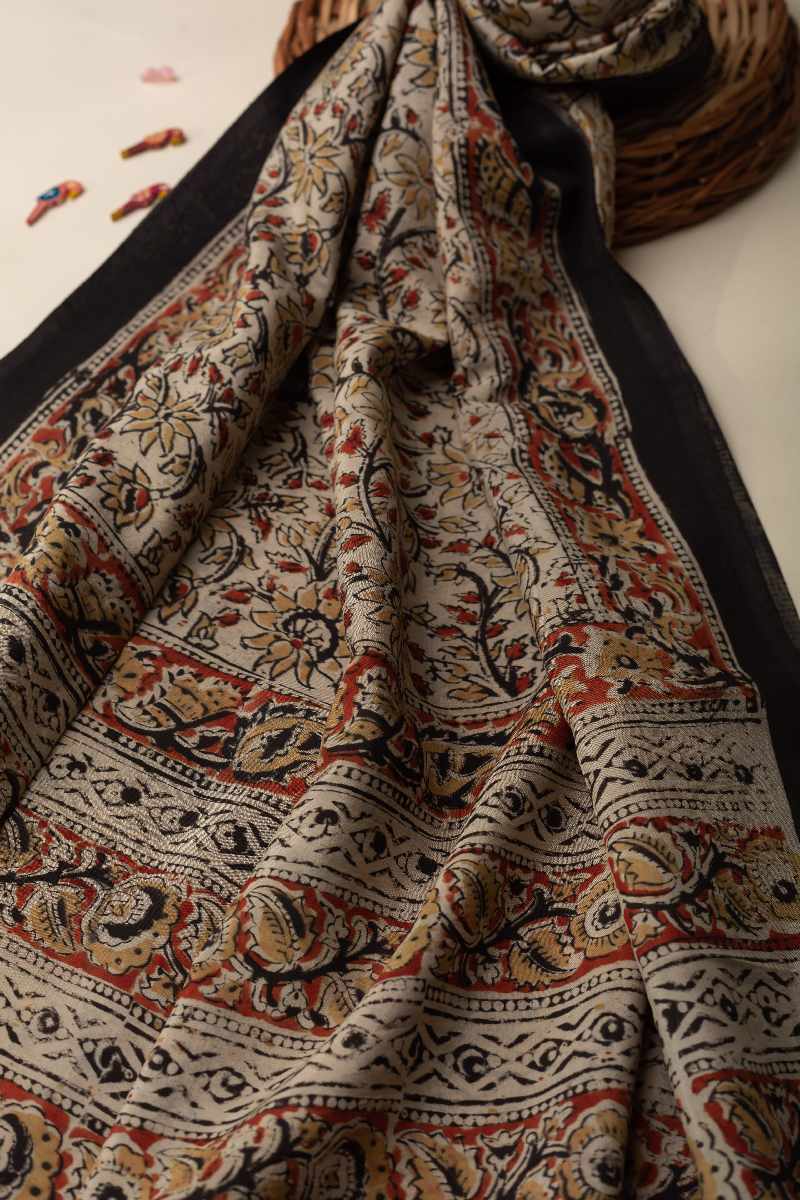Image for Kusvaa Dup65 Assam Silk Stole Closeup