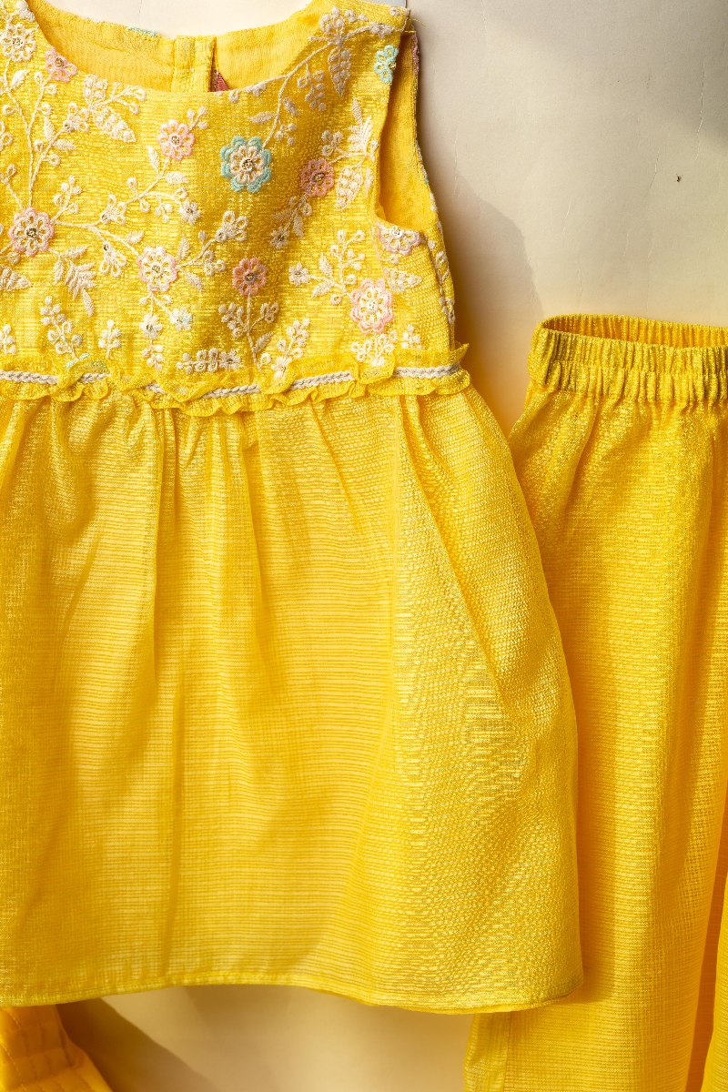 Image for Kusvaa Grw008 Abhaya Kota Doriya Girls Kurta Pant Set Closeup New