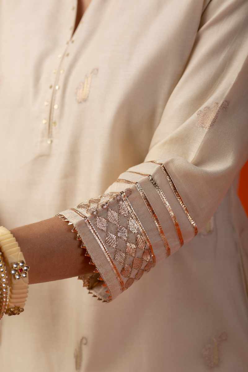Image for Kusvaa Cood024 Vamika Chanderi Kurta Pant Set Back