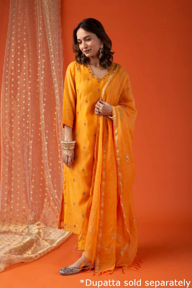 Image for Kusvaa Cood025 Vabyasri Chanderi Kurta Pant Set Closeup 2 New