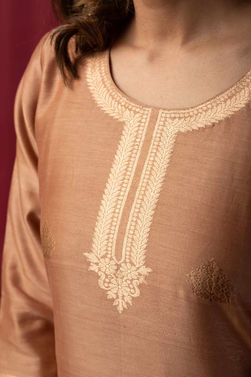 Image for Kusvaa Cood028 Oviya Silk Kurta Pant Set Back