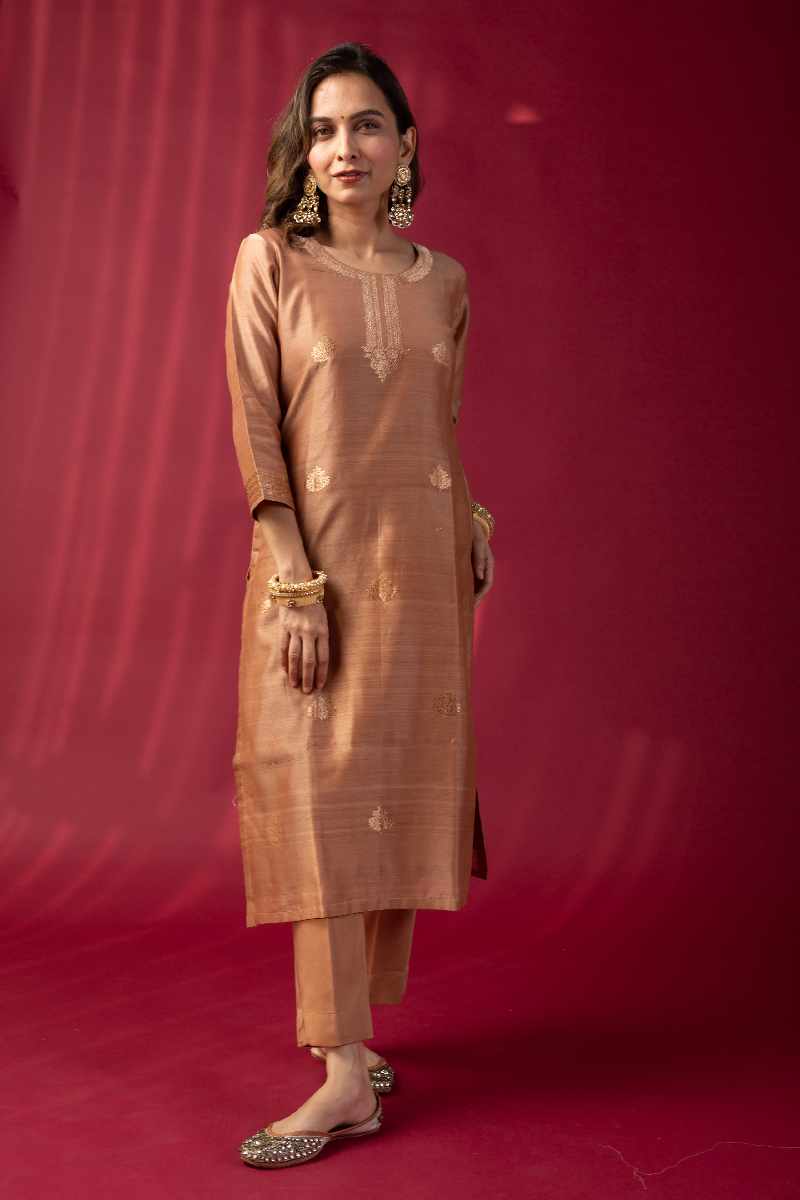 Image for Kusvaa Cood028 Oviya Silk Kurta Pant Set Front