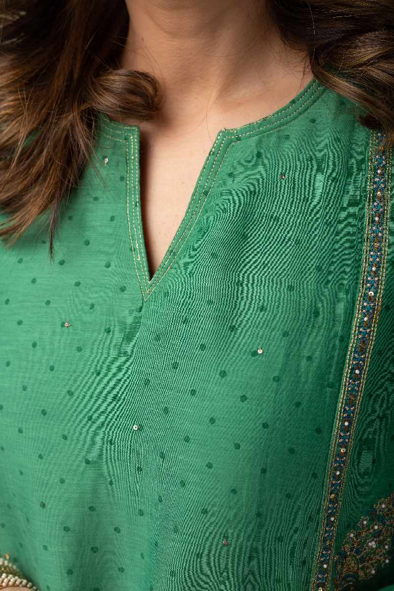 Image for Kusvaa Cood029 Zarna Chanderi Kurta Pant Set Closeup