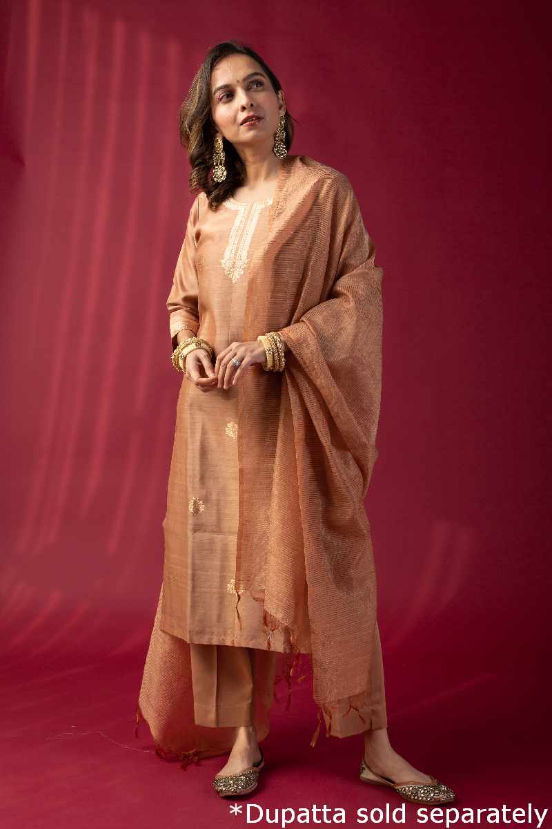 Image for Kusvaa Cood030 Oviya Silk Kurta Pant Set Closeup 2 New
