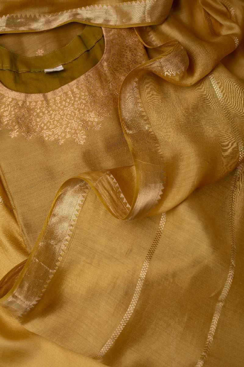 Image for Kusvaa Cood031dup Sanika Moga Silk Dupatta Front