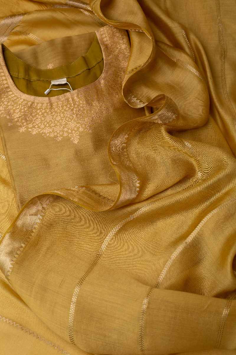 Image for Kusvaa Cood031dup Sanika Moga Silk Dupatta Side