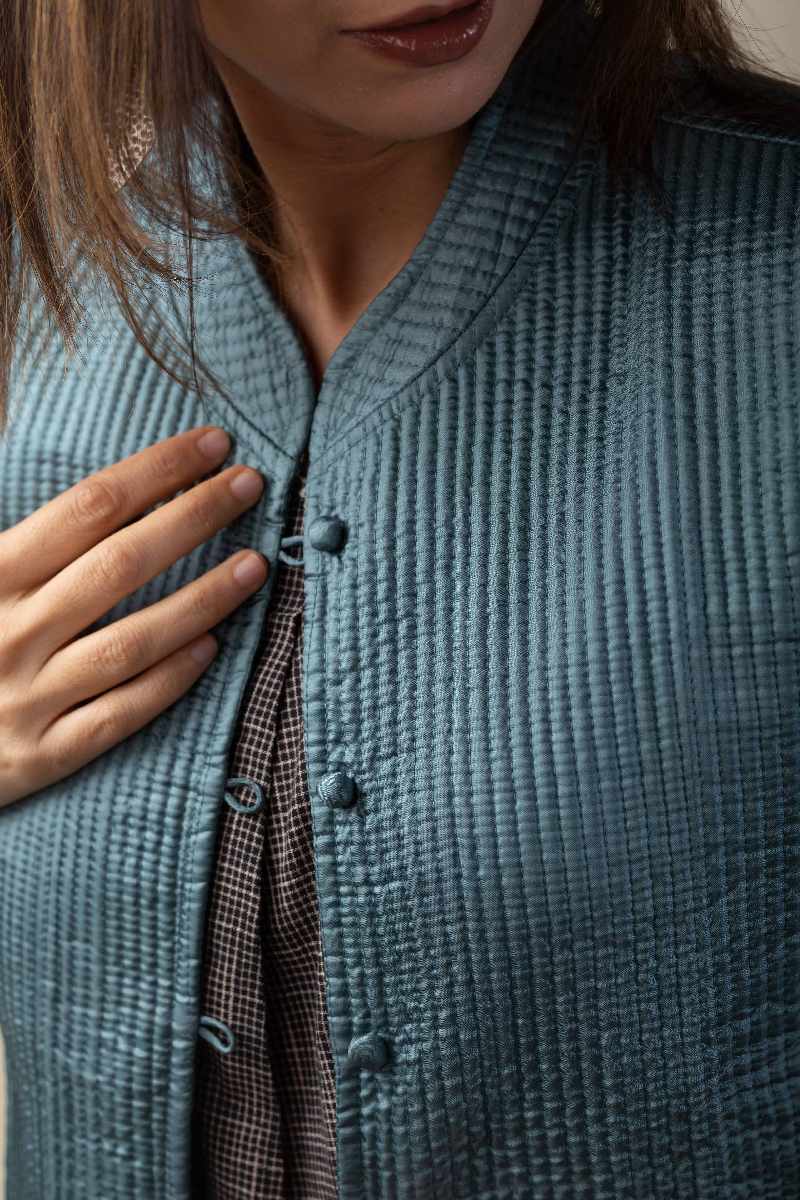 Image for Kusvaa Jak002 Vibha Quilted Sleeveless Reversible Silk Jacket Closeup 2