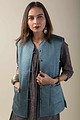 Image for Kusvaa Jak002 Vibha Quilted Sleeveless Reversible Silk Jacket Closeup
